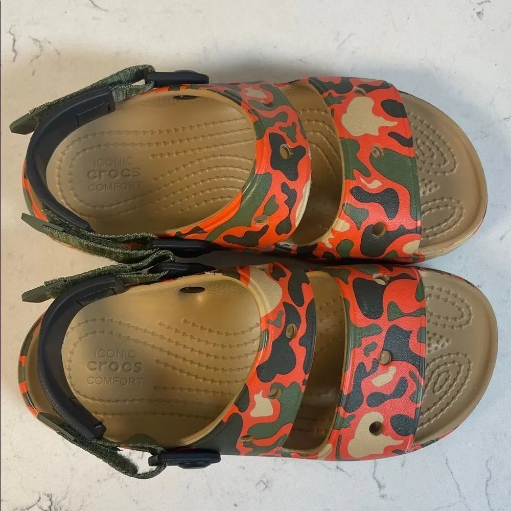 CROCS CLASSIC ALLTERRAIN CAMO SANDAL Kids Orange Camo Strap Sandals SZ Junior 3